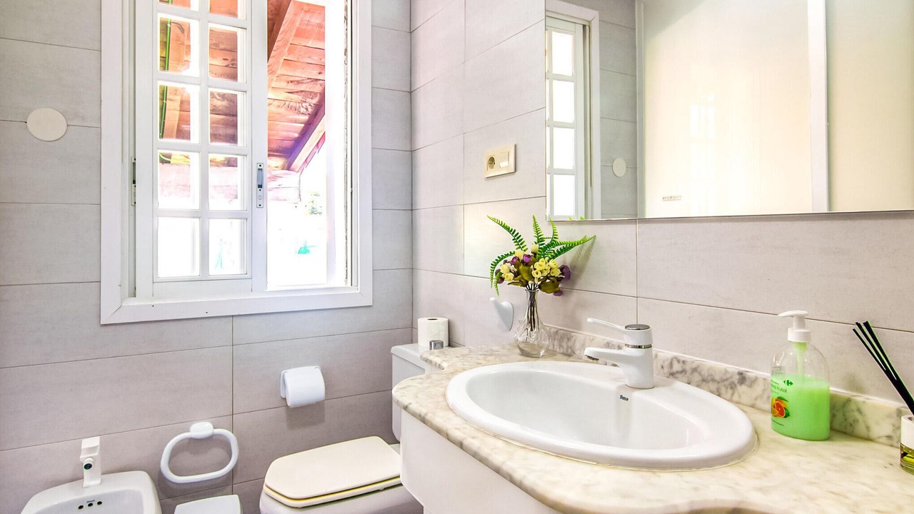 Photo of Bathroom in A Peroxa