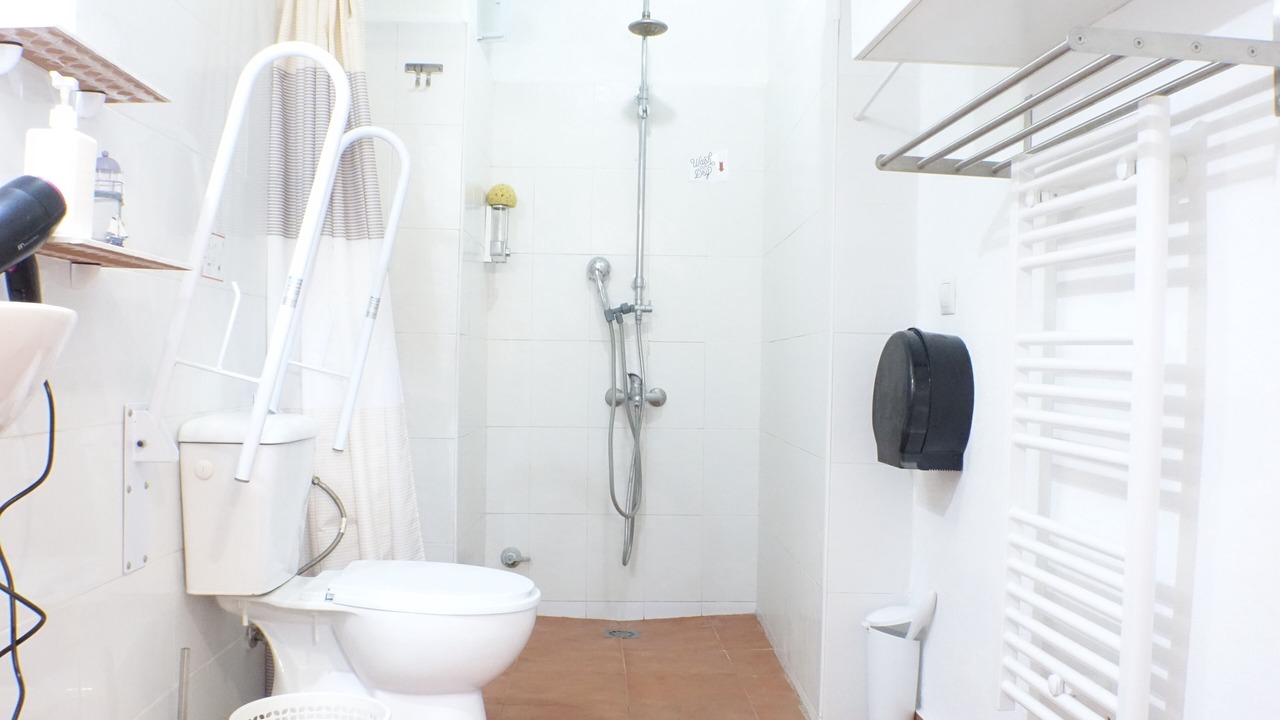 Photo of Bathroom in El Cabanyal