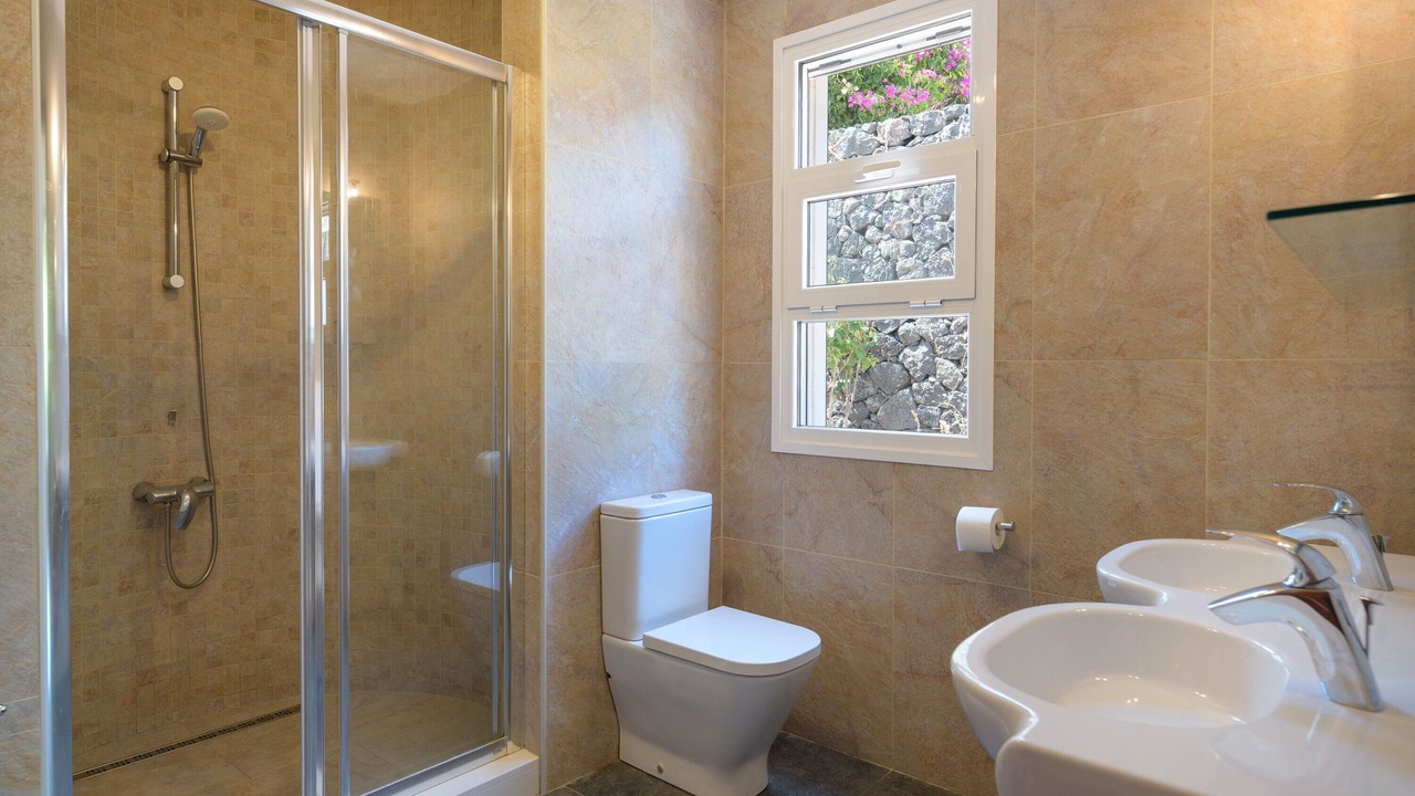 Photo of Bathroom in Puerto del Carmen