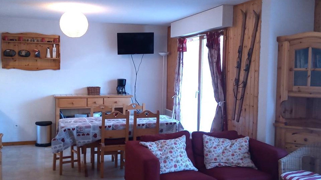 Photo of Livingroom in Station de Drouzin le Mont