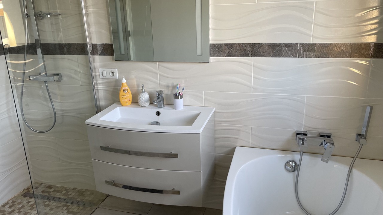 Photo of Bathroom in Lunel
