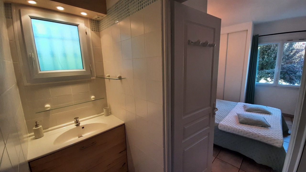 Photo of Bathroom in Sabran