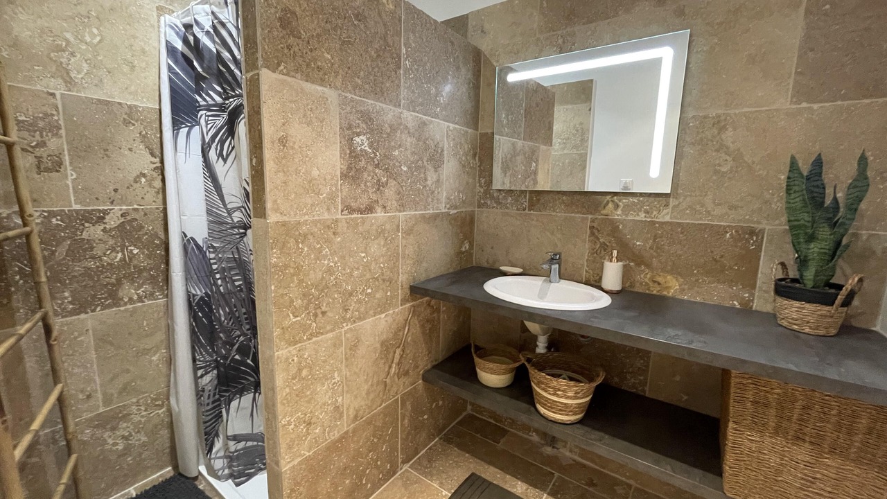 Photo of Bathroom in Saint-Martin-de-Crau