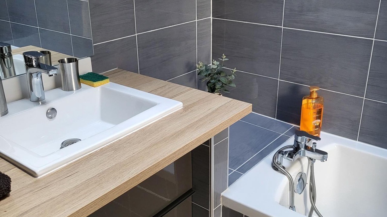 Photo of Bathroom in Quartier Administrations