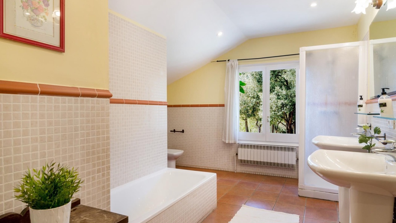 Photo of Bathroom in Canyamas