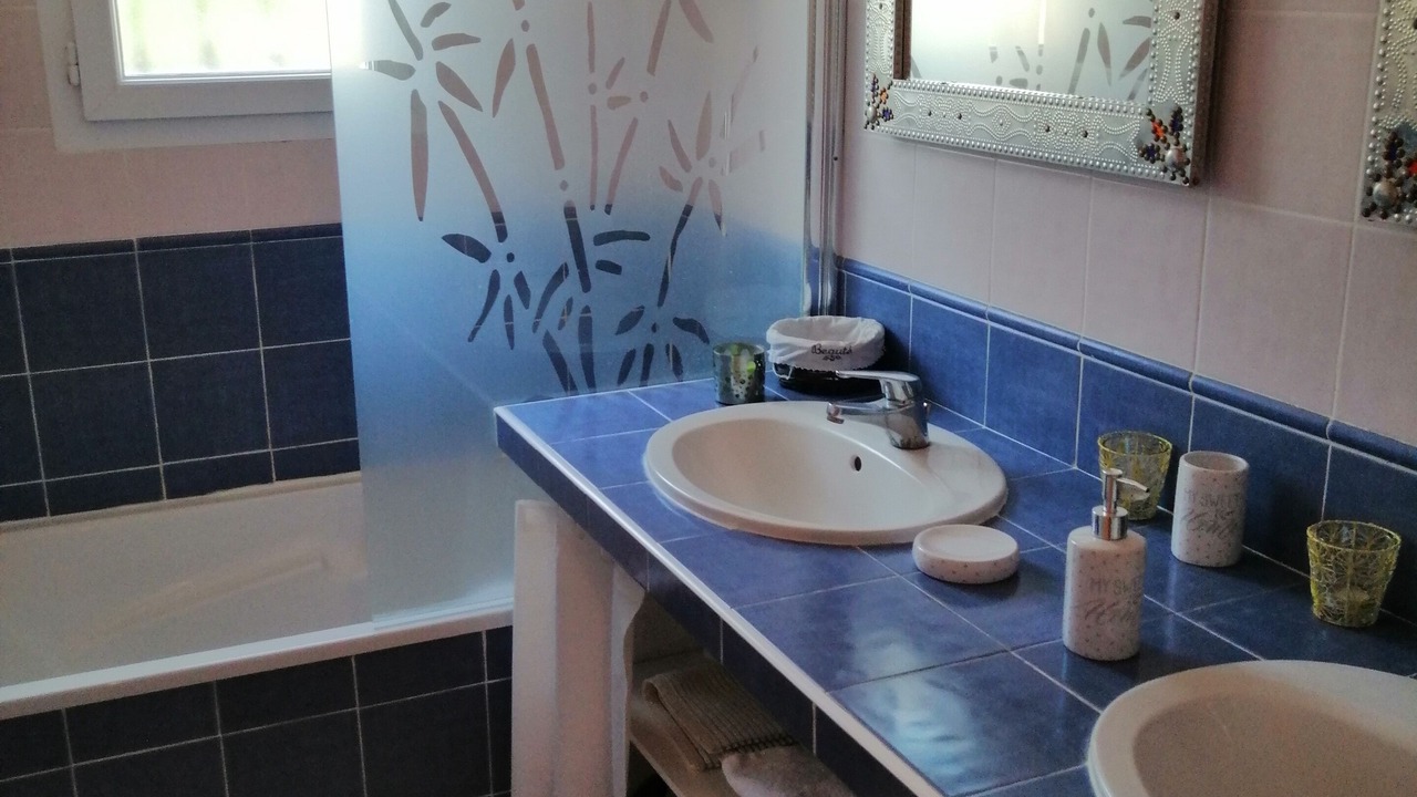 Photo of Bathroom in Saint-Etienne-du-Gres