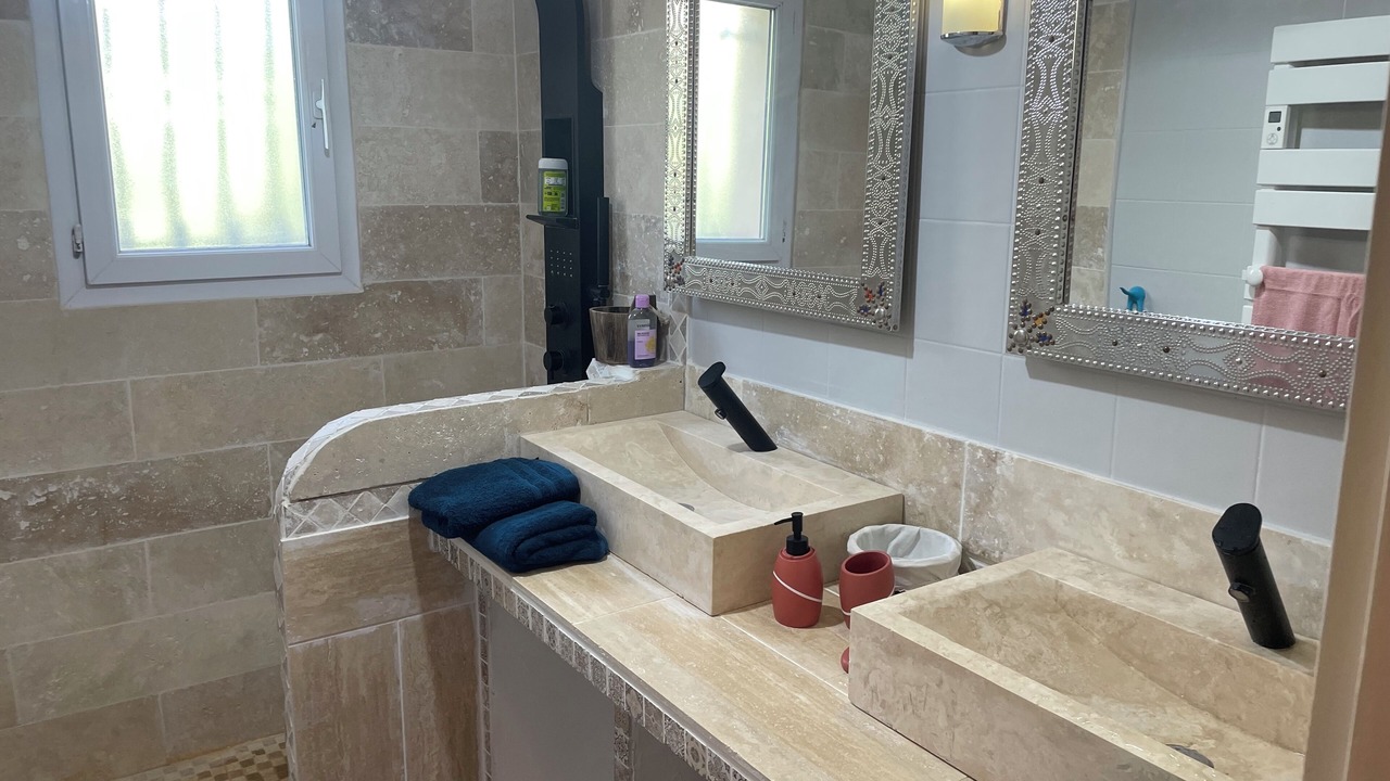 Photo of Bathroom in Saint-Etienne-du-Gres