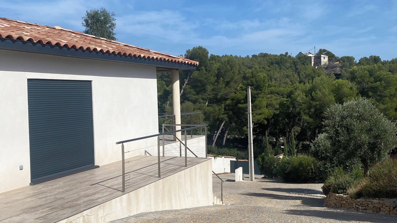 Photo of Outdoor in Ensues-la-Redonne
