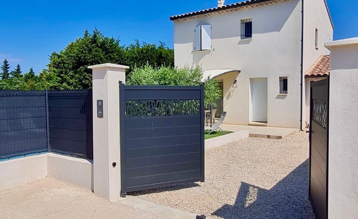 Photo of Outdoor in Chateauneuf-de-Gadagne
