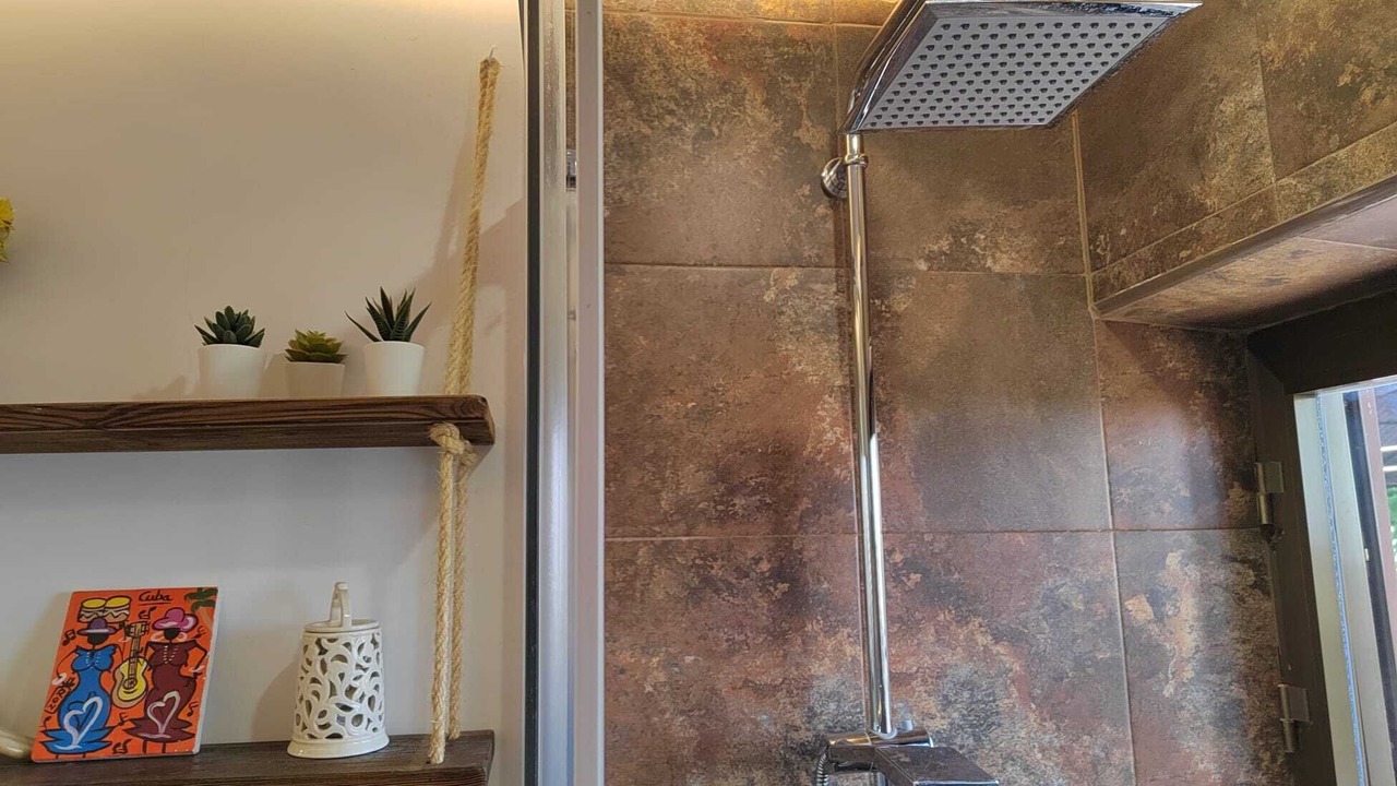 Photo of Bathroom in Los Angeles de San Rafael