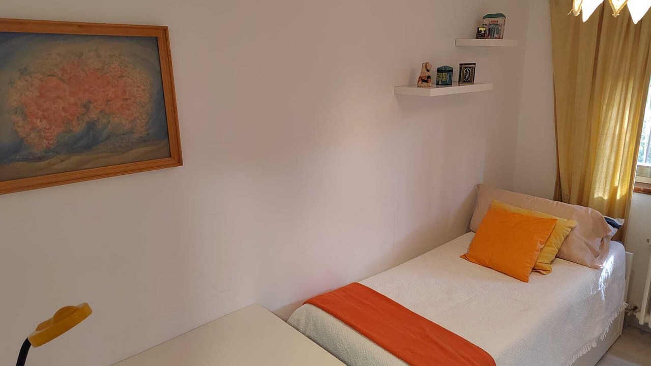 Photo of Bedroom in Los Angeles de San Rafael