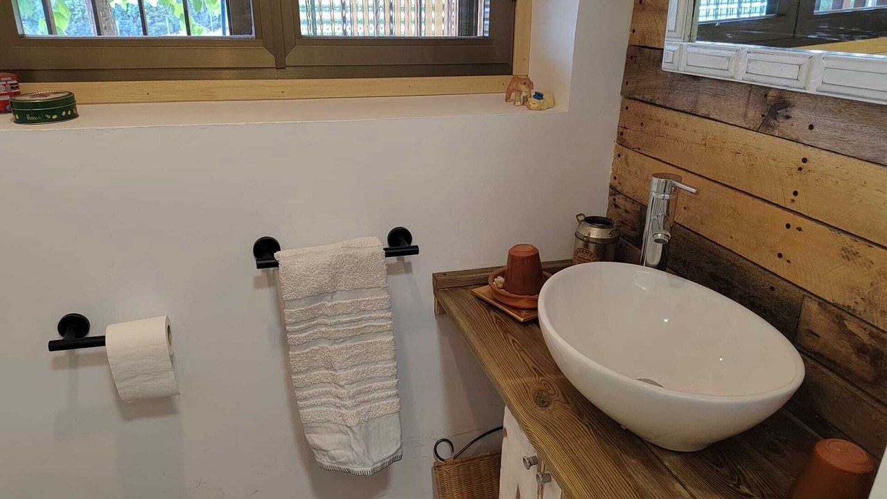 Photo of Bathroom in Los Angeles de San Rafael