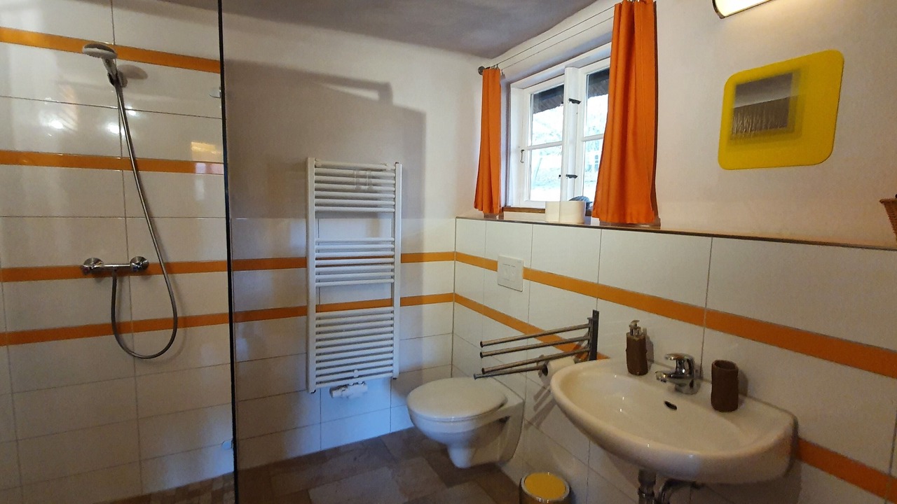 Photo of Bathroom in Pantow