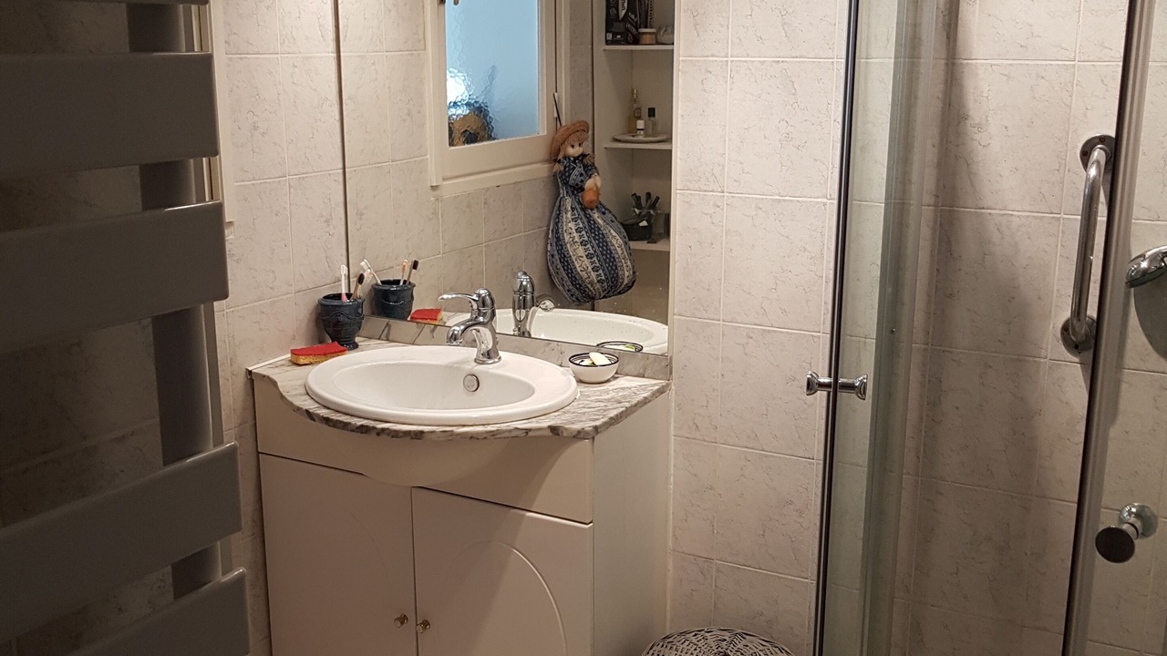 Photo of Bathroom in Saint-Quentin-la-Poterie