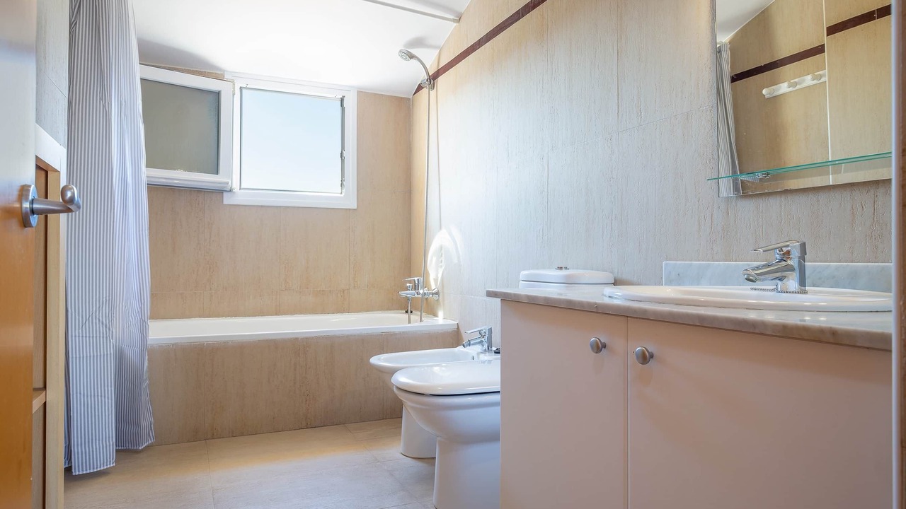 Photo of Bathroom in El Mas Isaac
