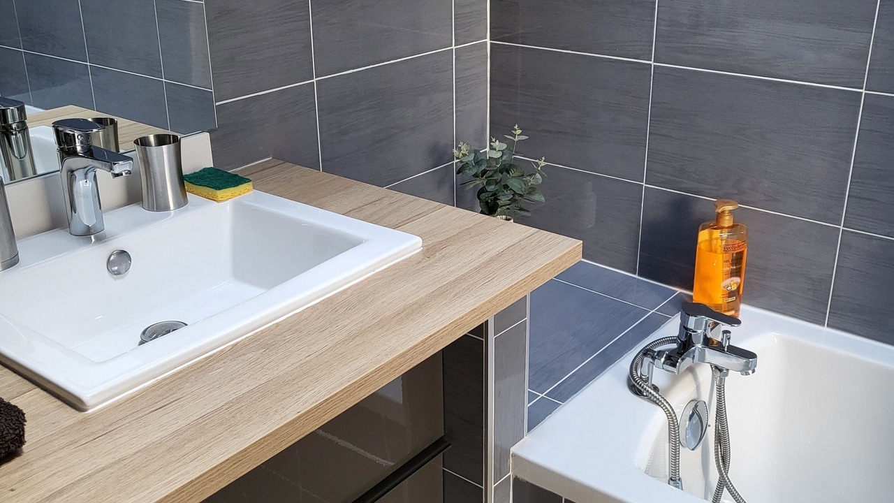 Photo of Bathroom in Quartier Administrations