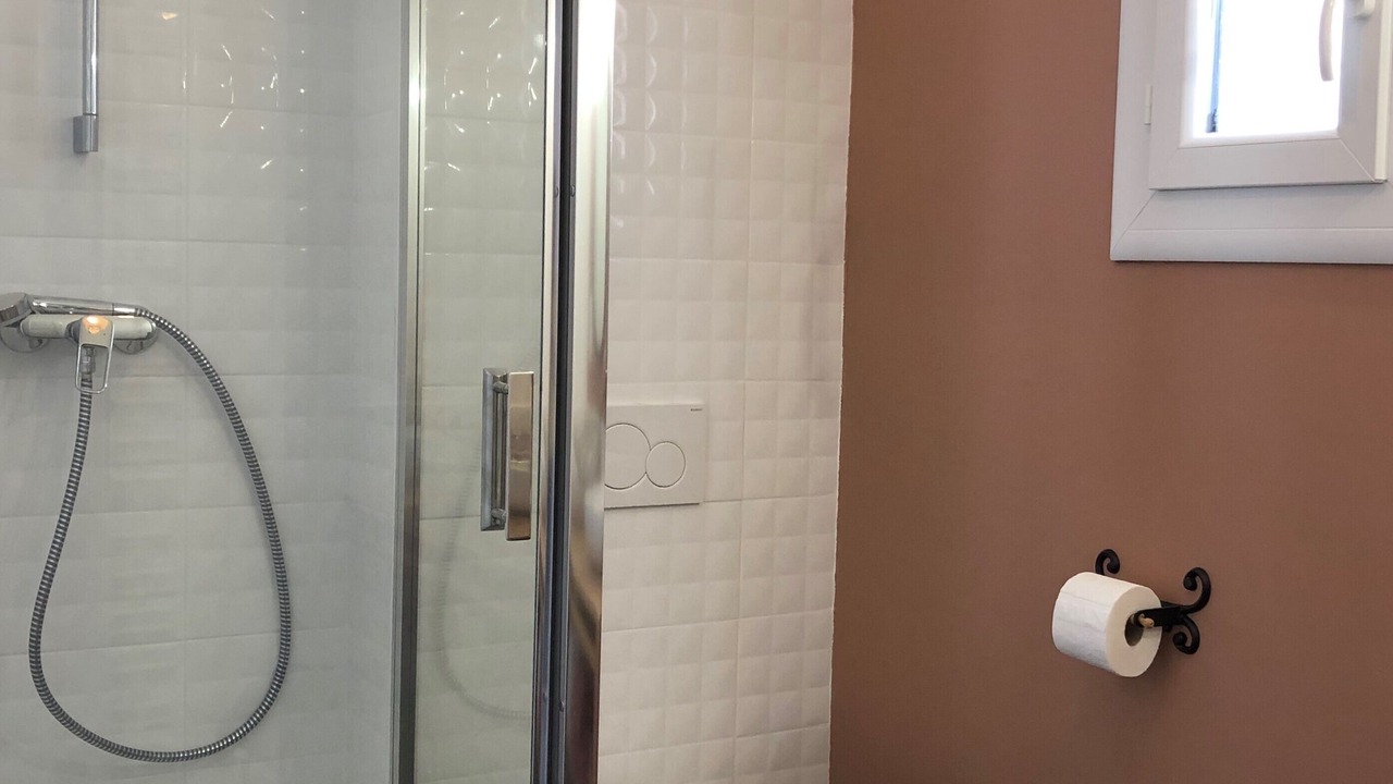 Photo of Bathroom in Marssac-sur-Tarn