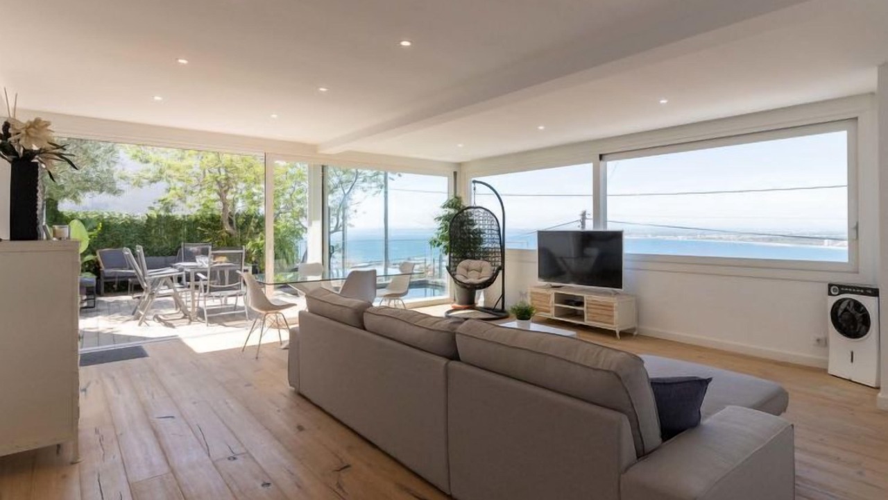 Photo of Livingroom in Roses Town Center