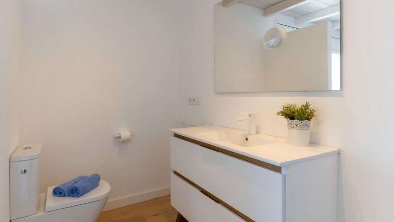 Photo of Bathroom in Roses Town Center