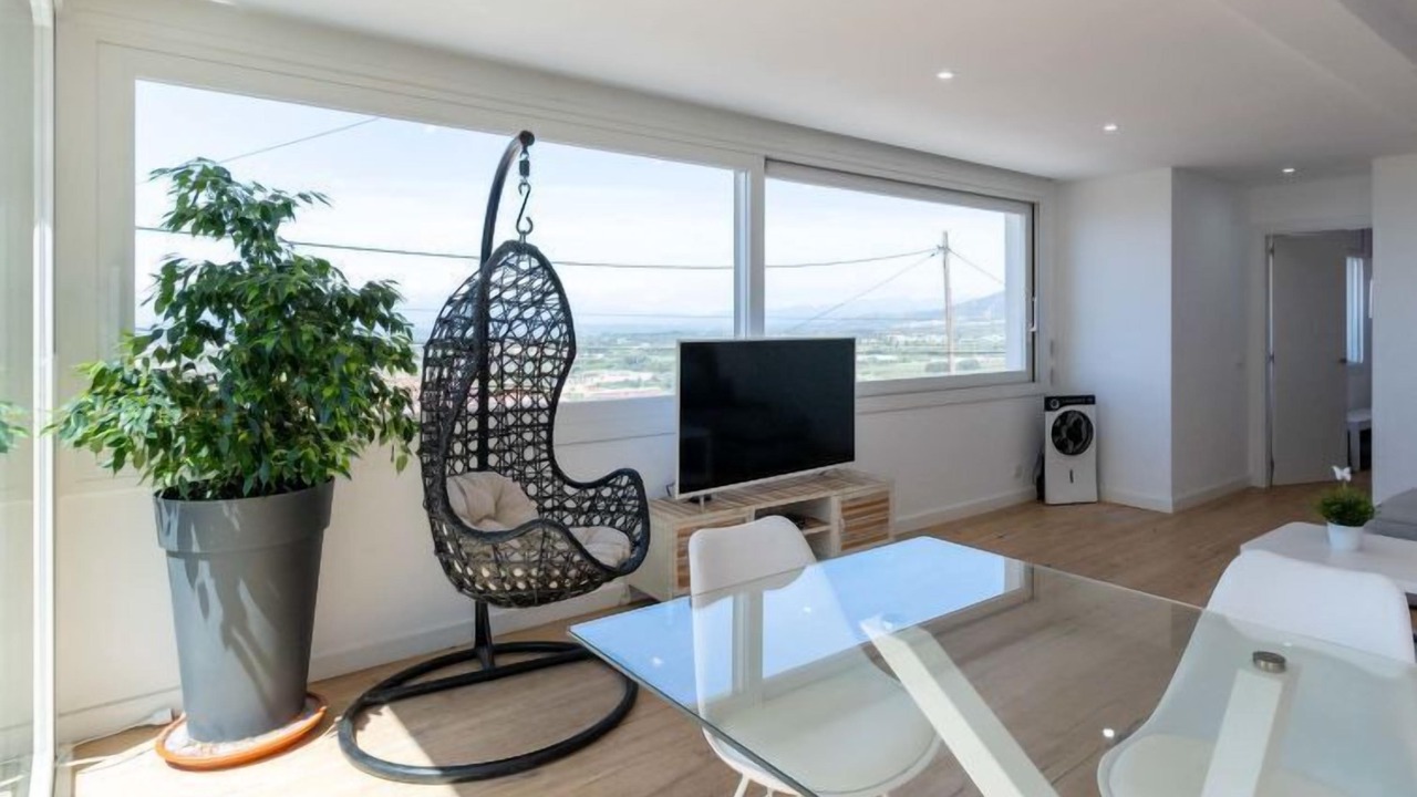 Photo of Livingroom in Roses Town Center