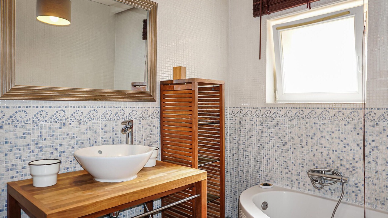 Photo of Bathroom in Roujan