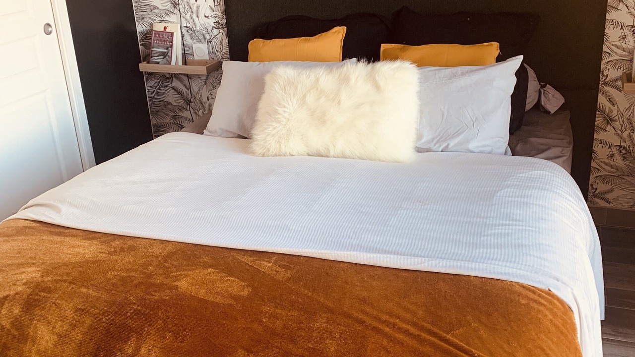 Photo of Bedroom in Montbazin