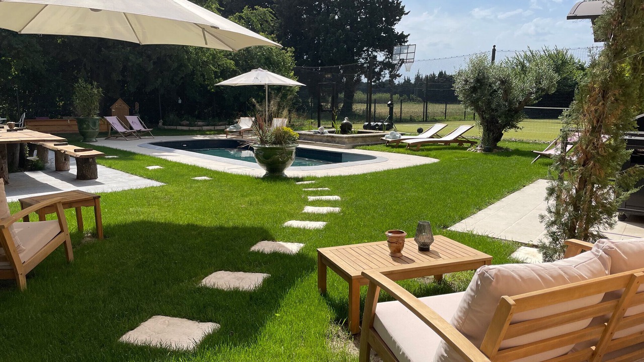 Photo of Outdoor in Chateauneuf-de-Gadagne
