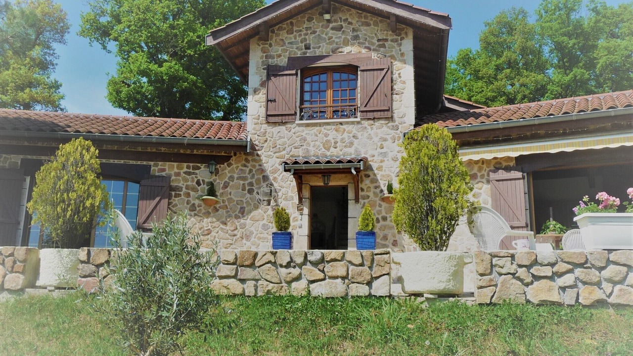 Photo of Outdoor in Les Sept Chemins