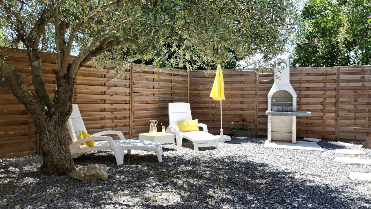 Photo of Patio Balcony in Euzet-les-Bains
