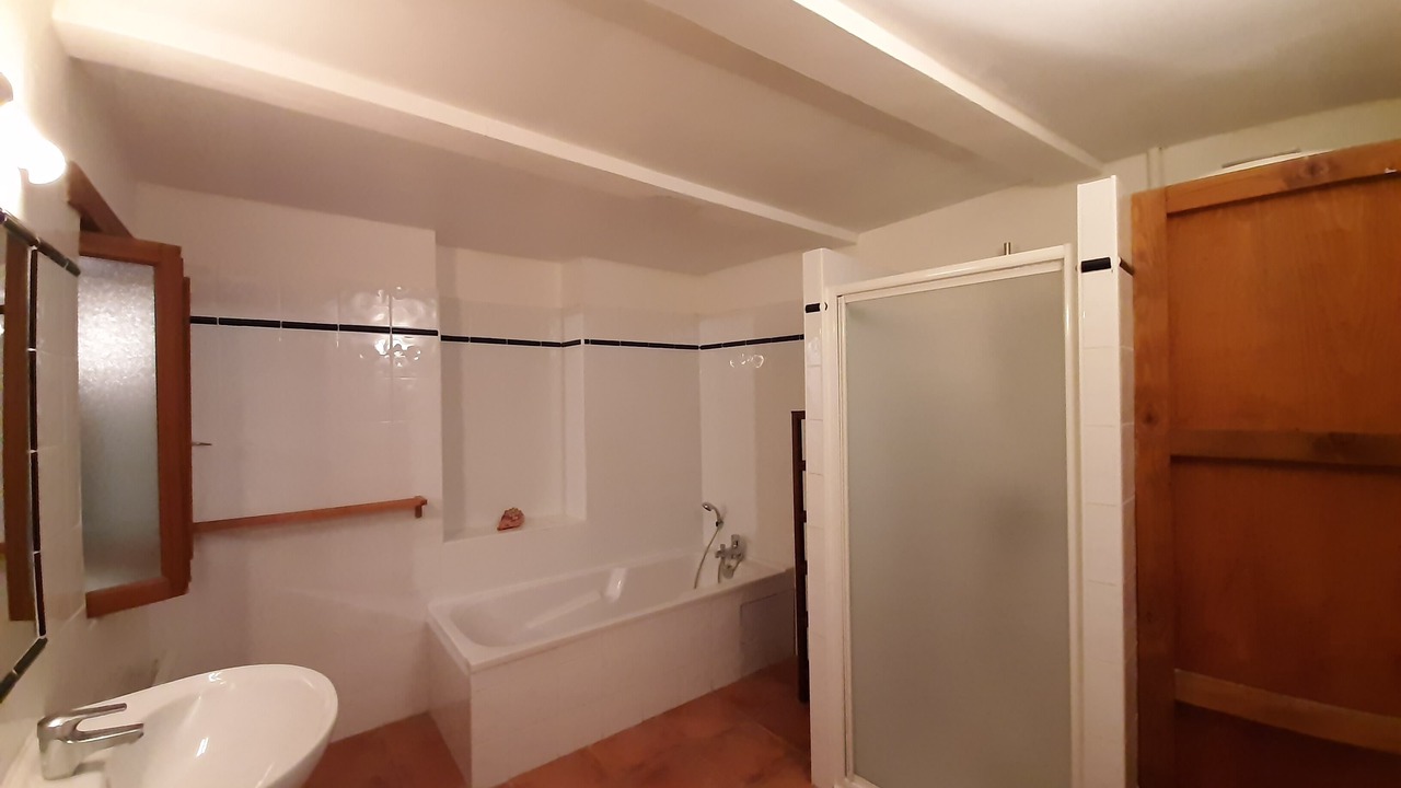 Photo of Bathroom in Saint-Andre-de-Roquepertuis
