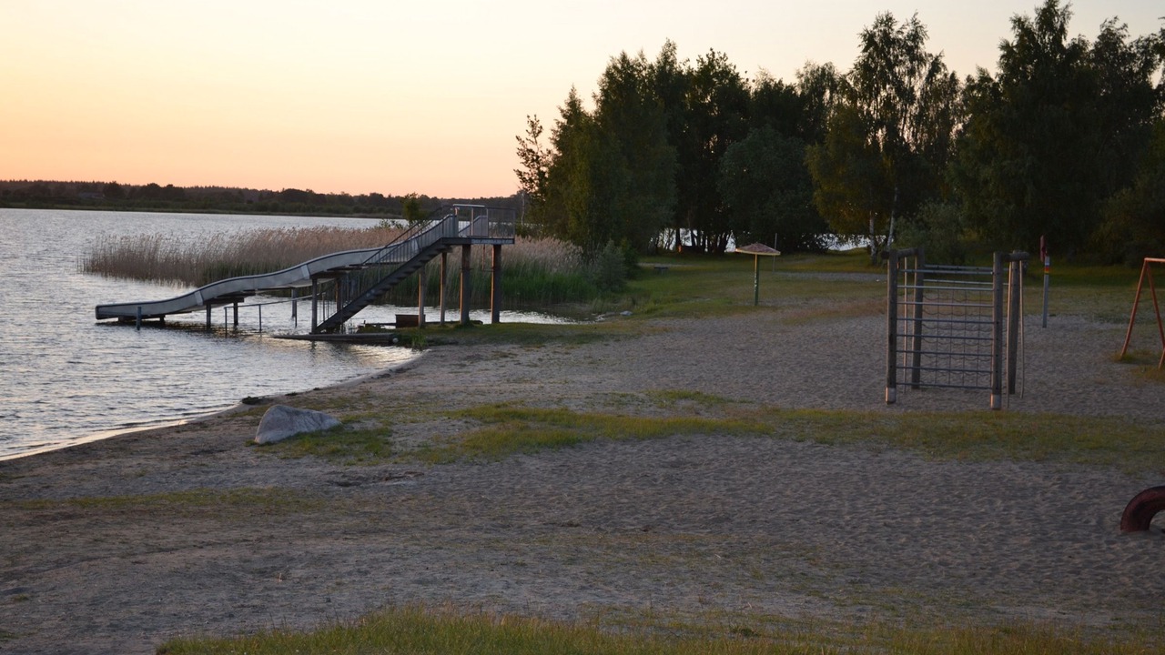 Photo of Others in Bentzin