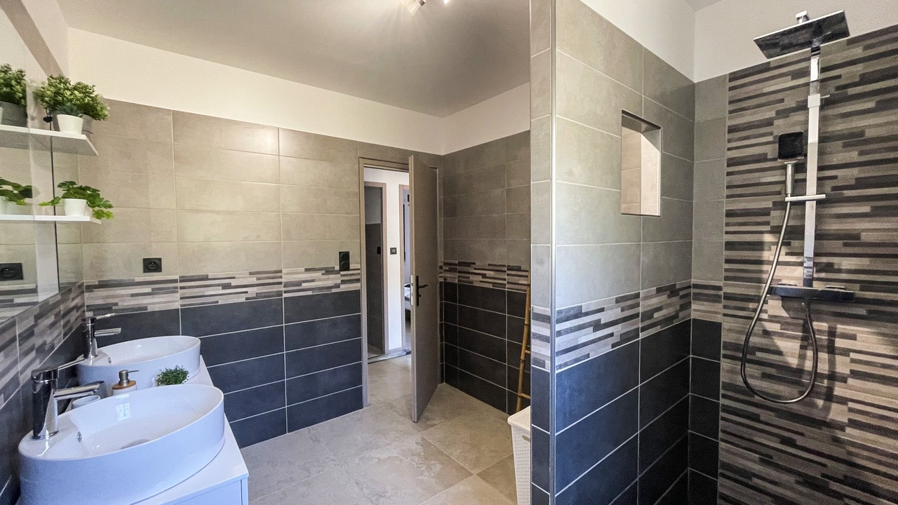 Photo of Bathroom in Brujas