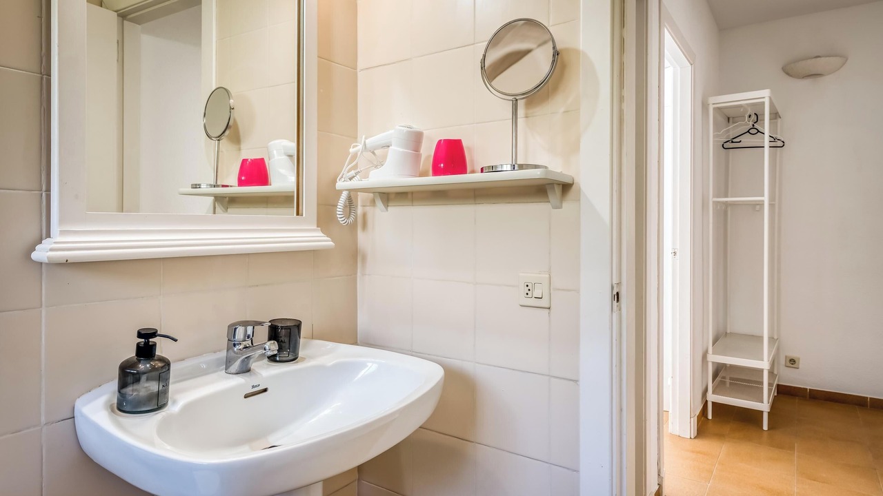 Photo of Bathroom in Coves Noves