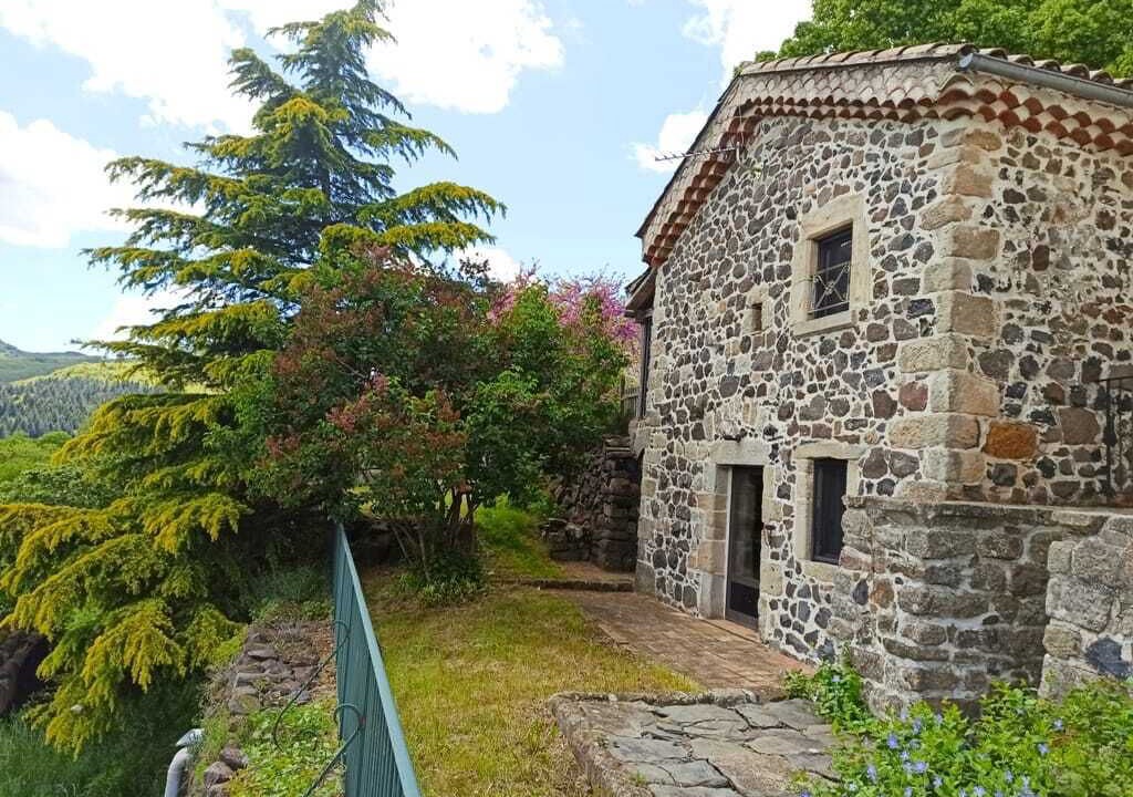 Photo of Outdoor in Pourcheres