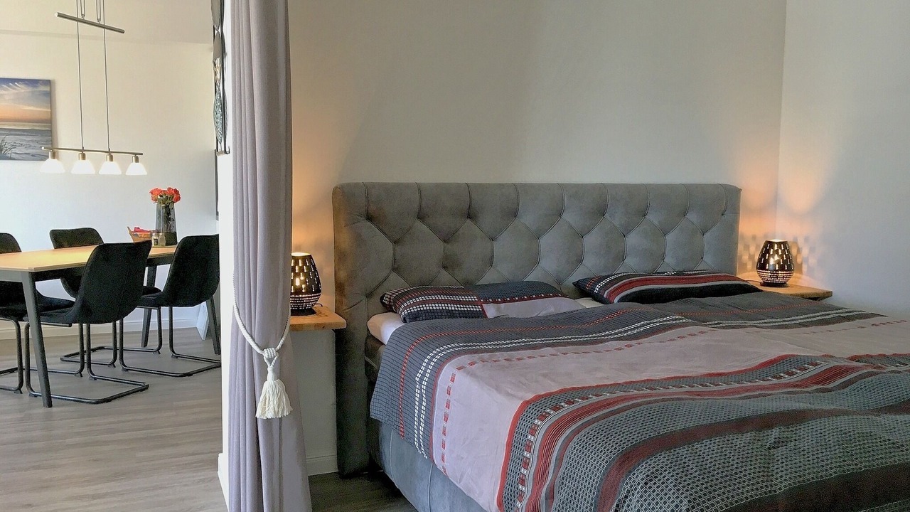 Photo of Bedroom in Damp