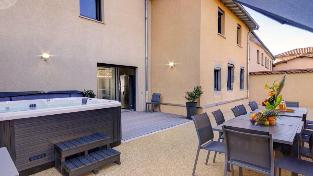 Photo of Outdoor in Montchal