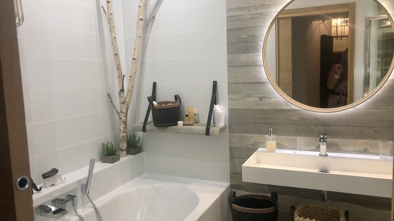 Photo of Bathroom in Chateauneuf-de-Gadagne