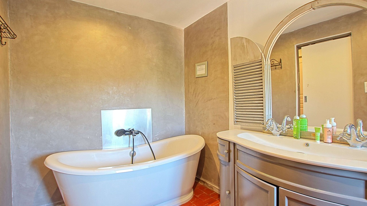Photo of Bathroom in Cabannes