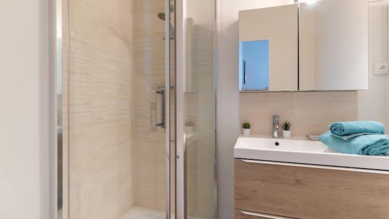 Photo of Bathroom in Le Grau-Du-Roi