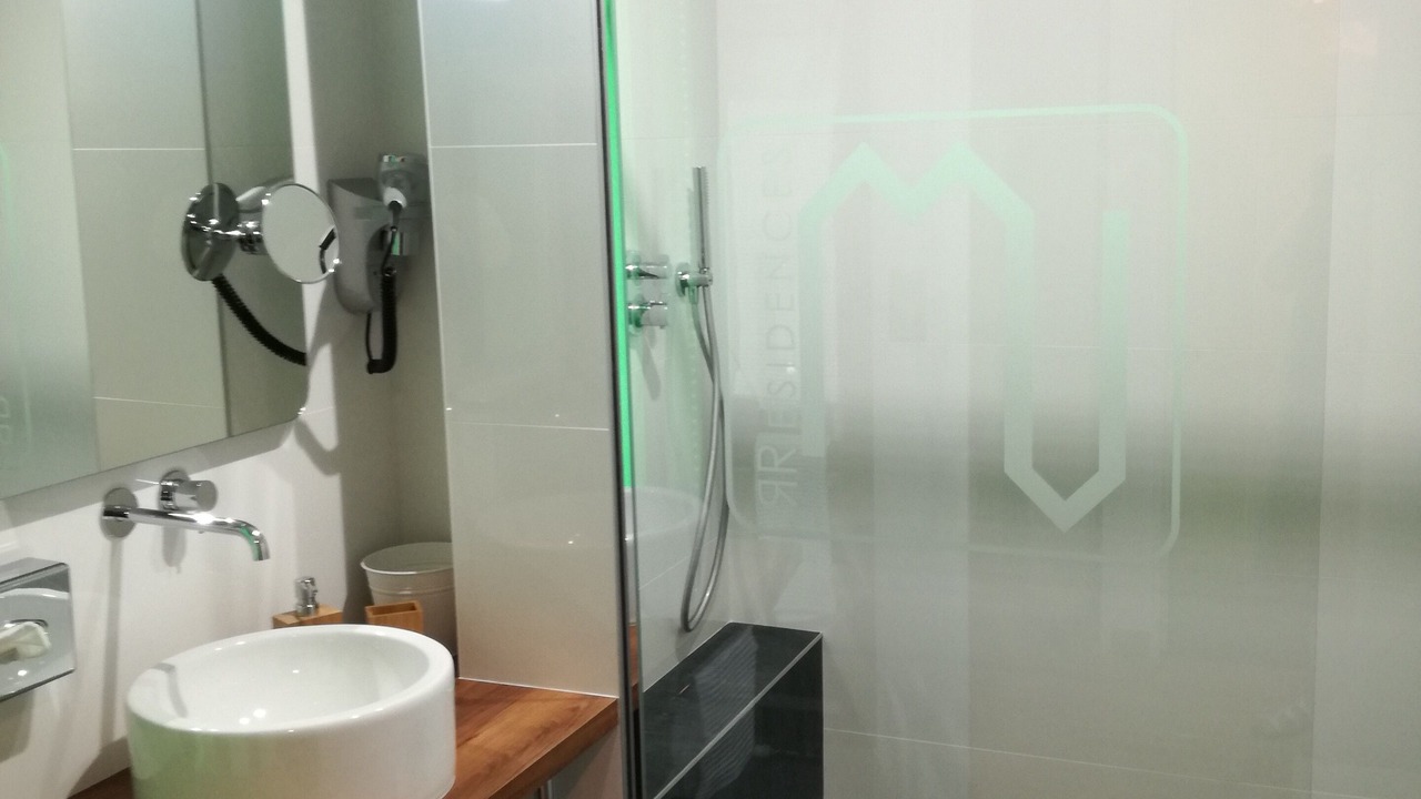 Photo of Bathroom in Republique - Tolstoi