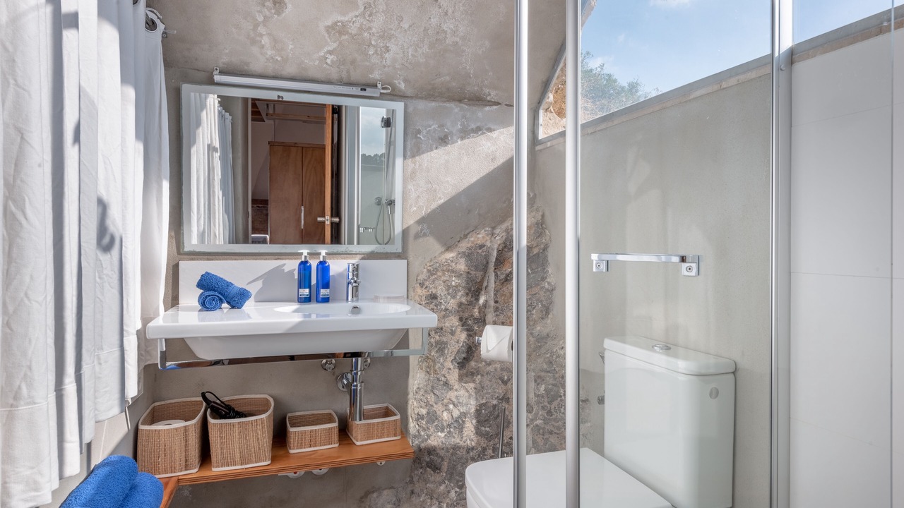 Photo of Bathroom in Deia