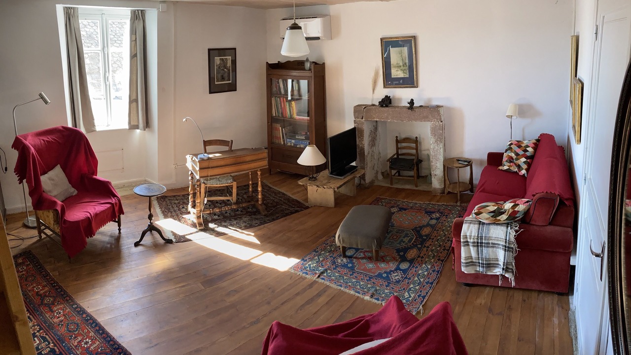 Photo of Livingroom in Saint-Laurent-d'Olt