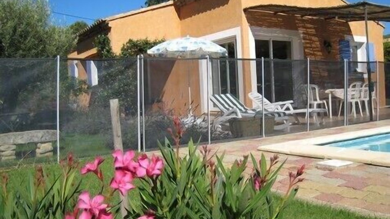 Photo of Patio Balcony in Arpaillargues-et-Aureillac