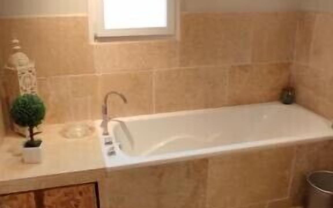 Photo of Bathroom in Collias