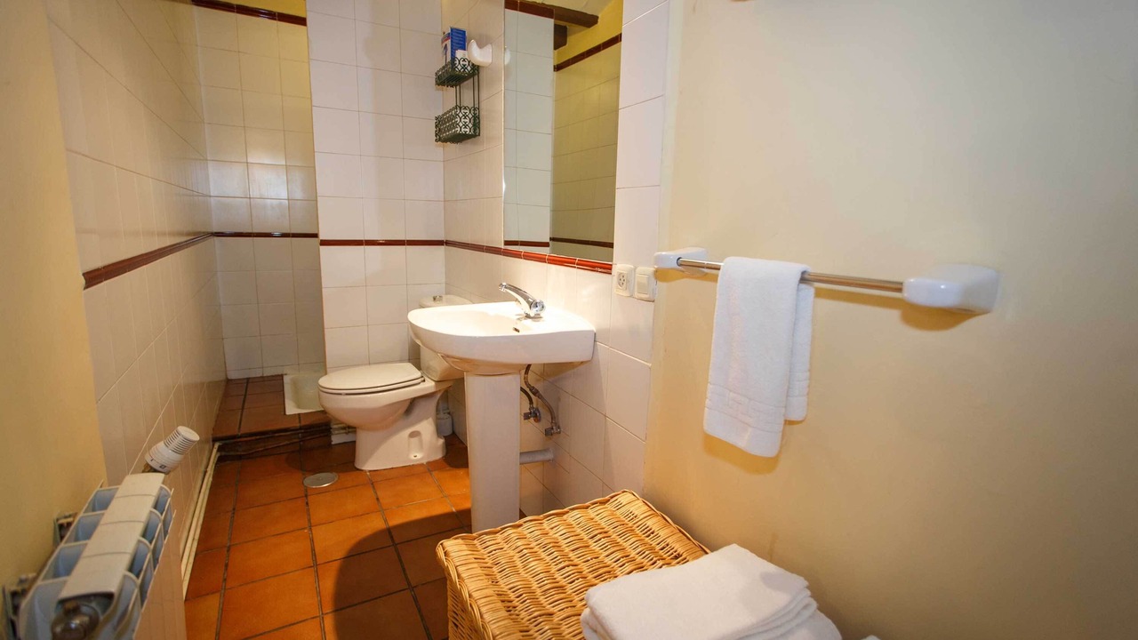 Photo of Bathroom in Robregordo