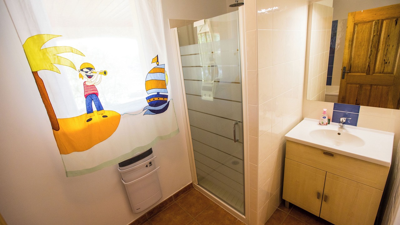 Photo of Bathroom in Joyeuse
