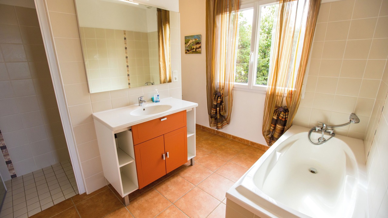 Photo of Bathroom in Joyeuse