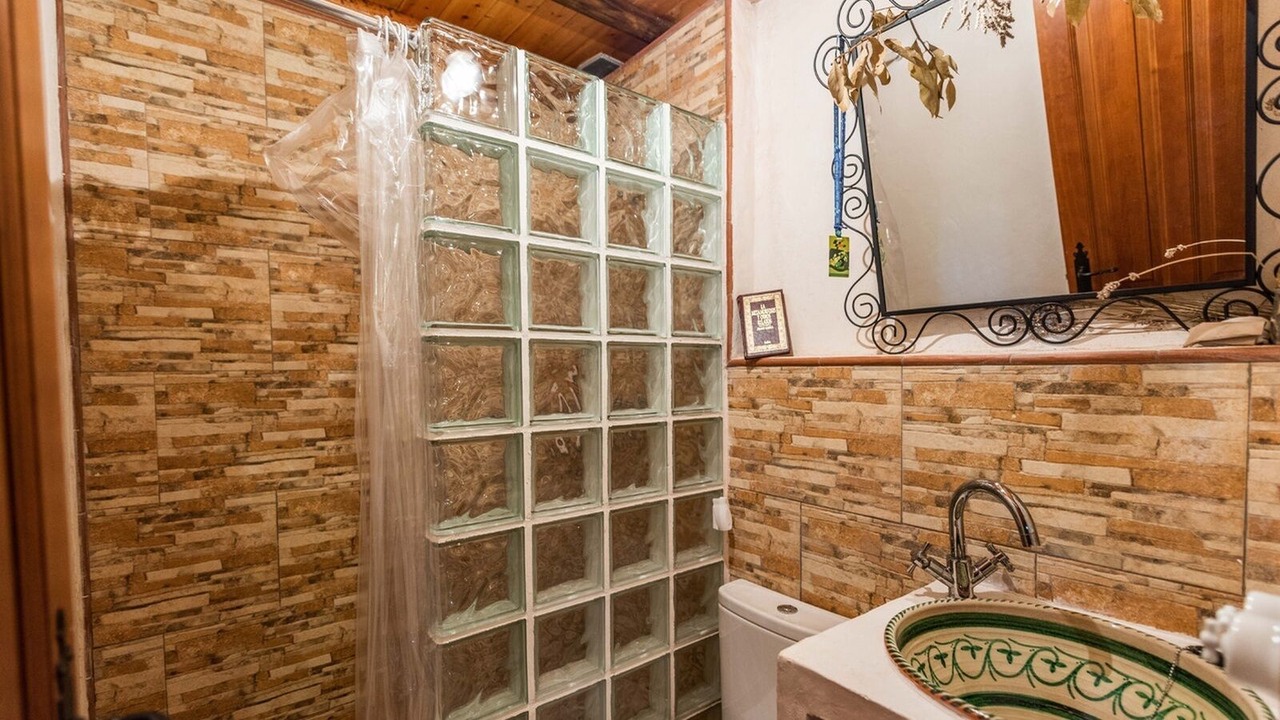 Photo of Bathroom in El Real de la Jara