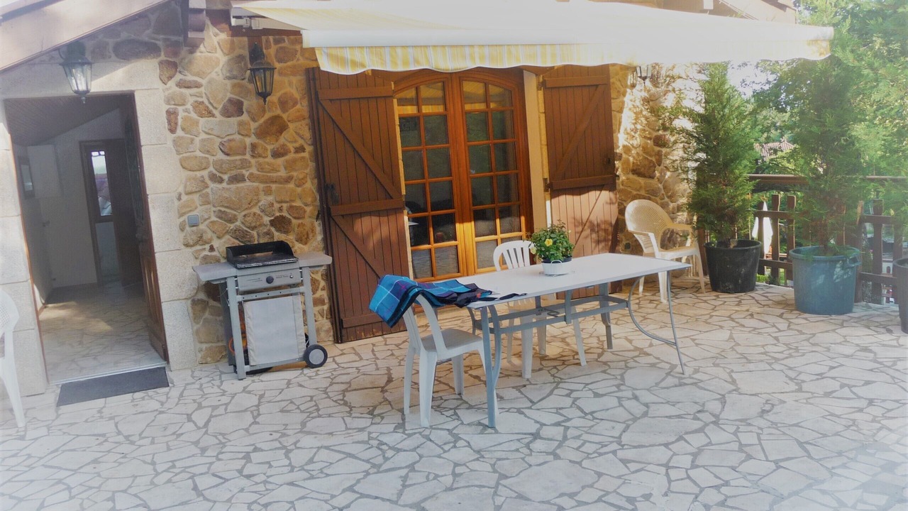 Photo of Outdoor in Les Sept Chemins
