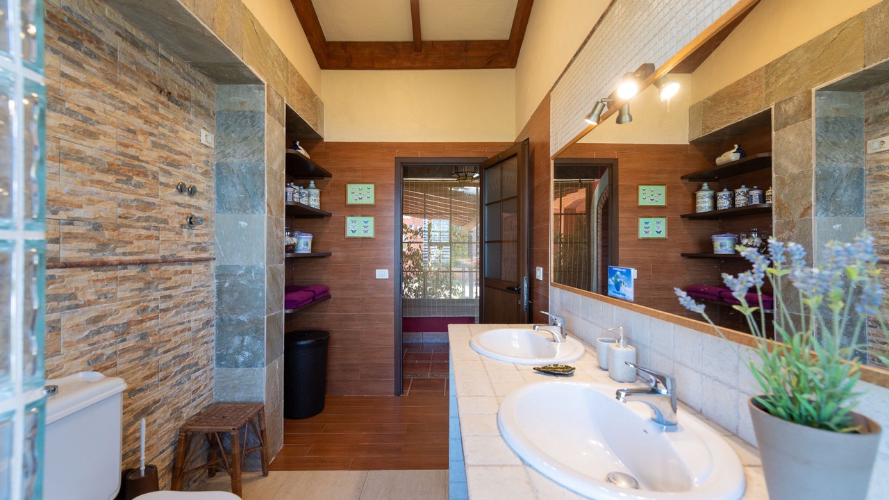 Photo of Bathroom in Galdar